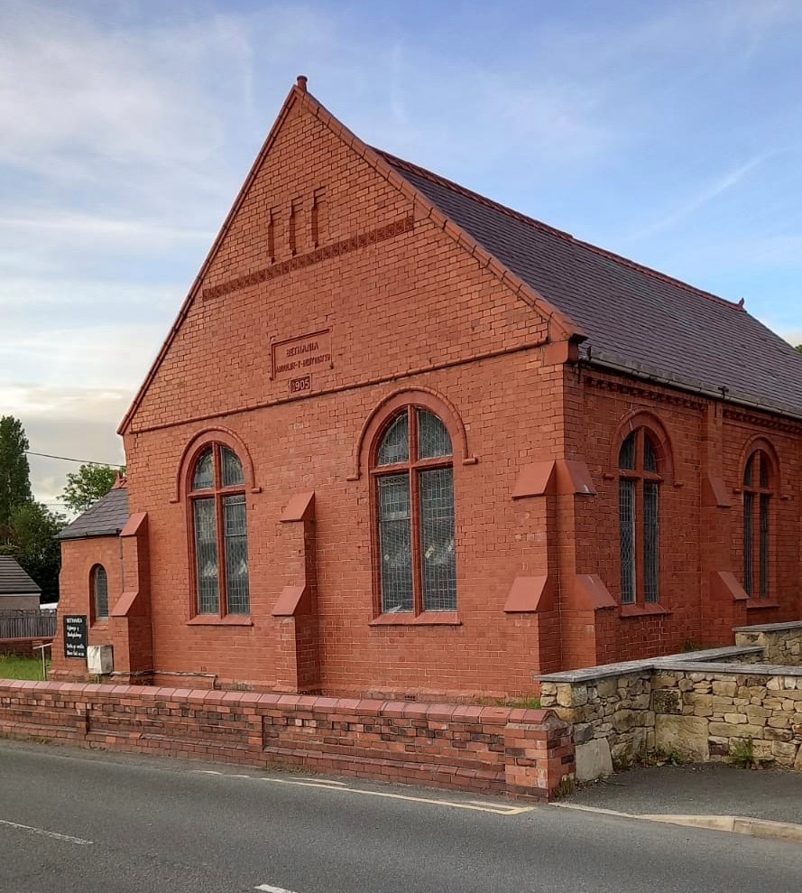 Proceeds from the sale of Bethania Chapel, Church Street Rhos, have been donated to the Stiwt Theatre.