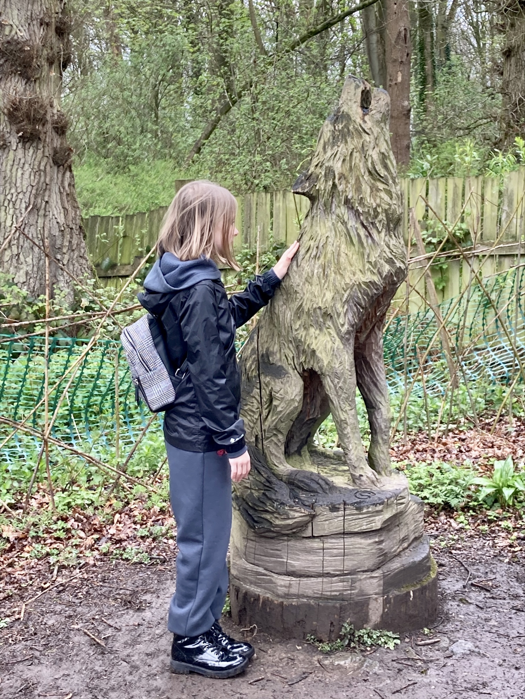 Getting in touch with natuire and feelings during Nightingale House Hospices Woodland Wellbeing Days at Erddig.