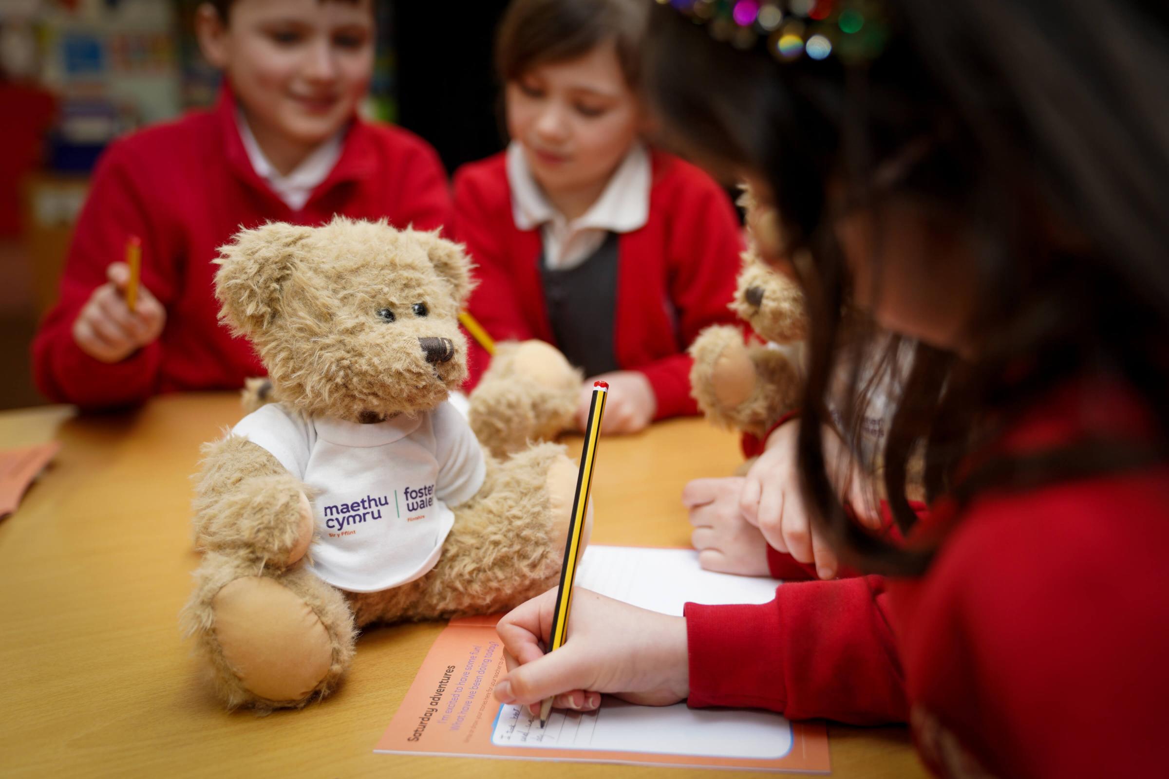 Pupils at Ysgol Y Waun with Foster Bear.