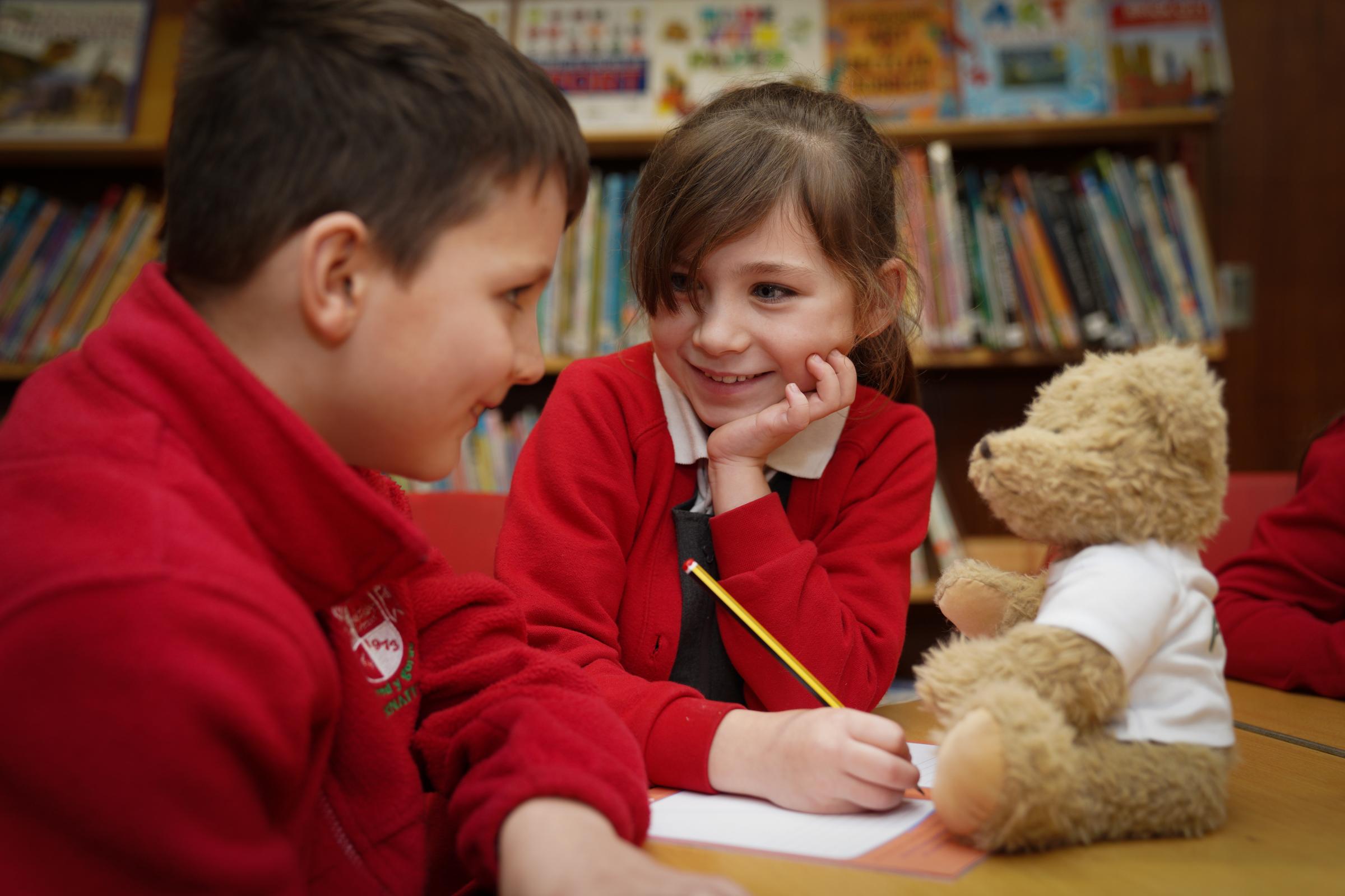 Pupils at Ysgol Y Waun with Foster Bear.