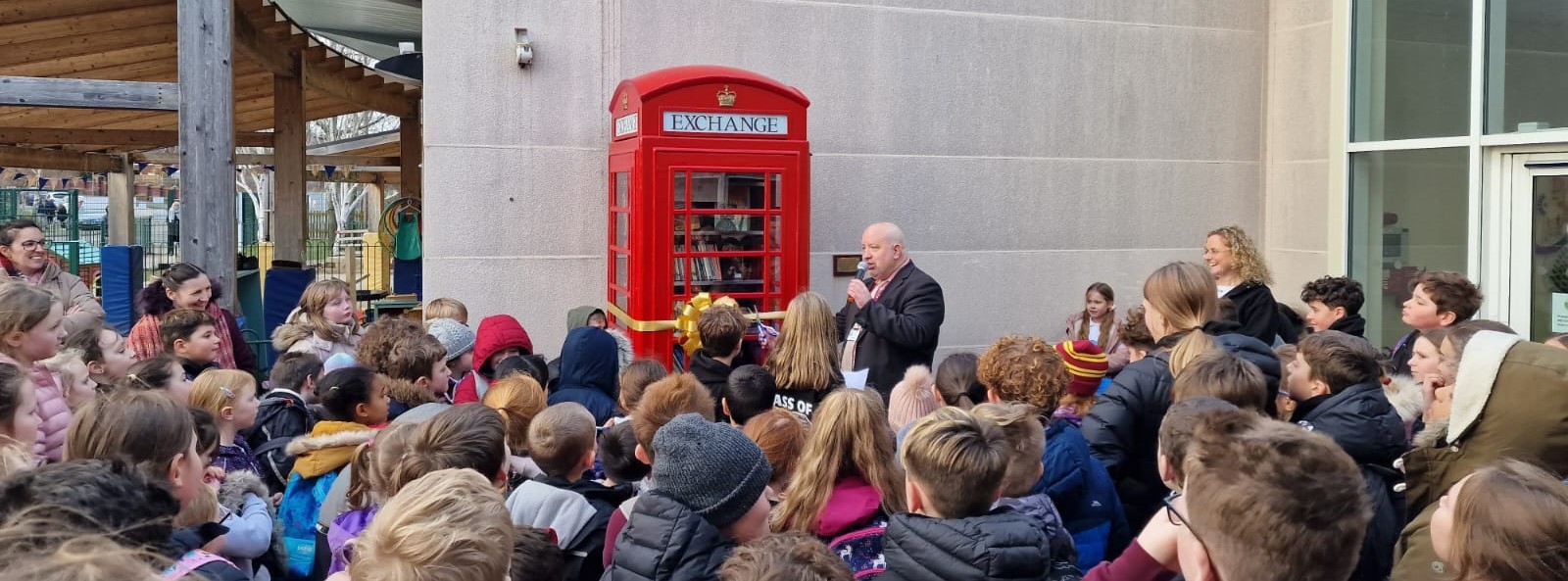 Cllr Rob Walsh opens the new Exchange at Park CP School.