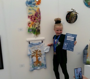  Elsi Jarvis, Year 3, who came third in the textile competition.