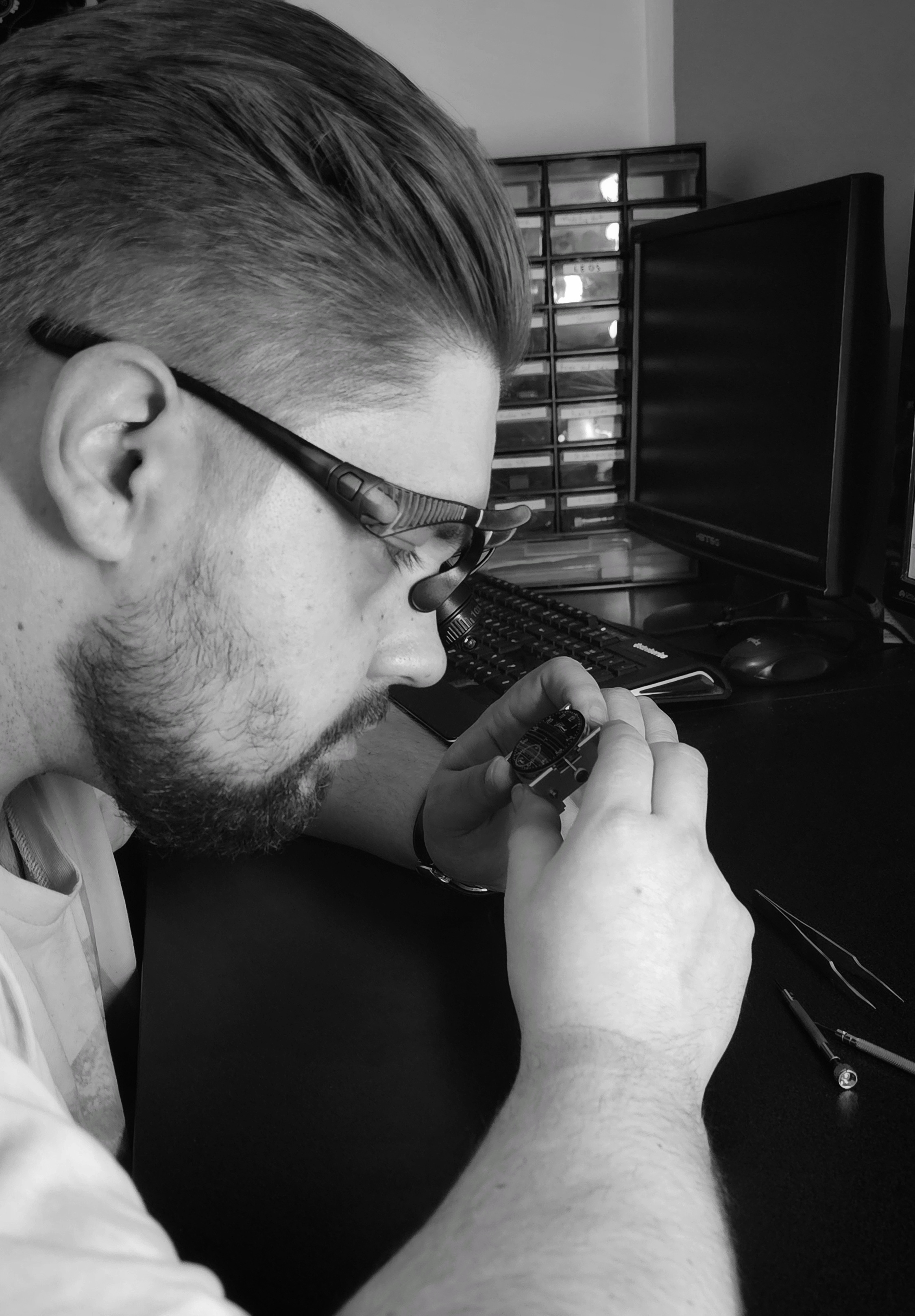 Jan Sarnowski at work watchmaking.