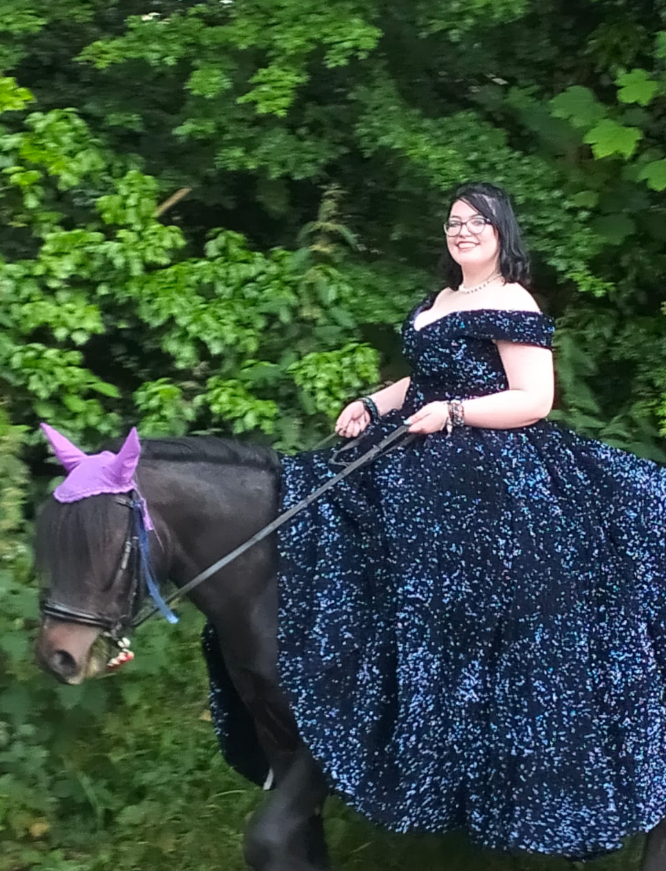 Clair Beddows, from Wrexham, shared Ysgol Rhiwabon student Caitlin Beddows and her horse Bow making their journey to prom.