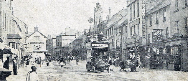 An LNWR double-decker on the High Street. Image courtesy of the Elvet Pierce collection