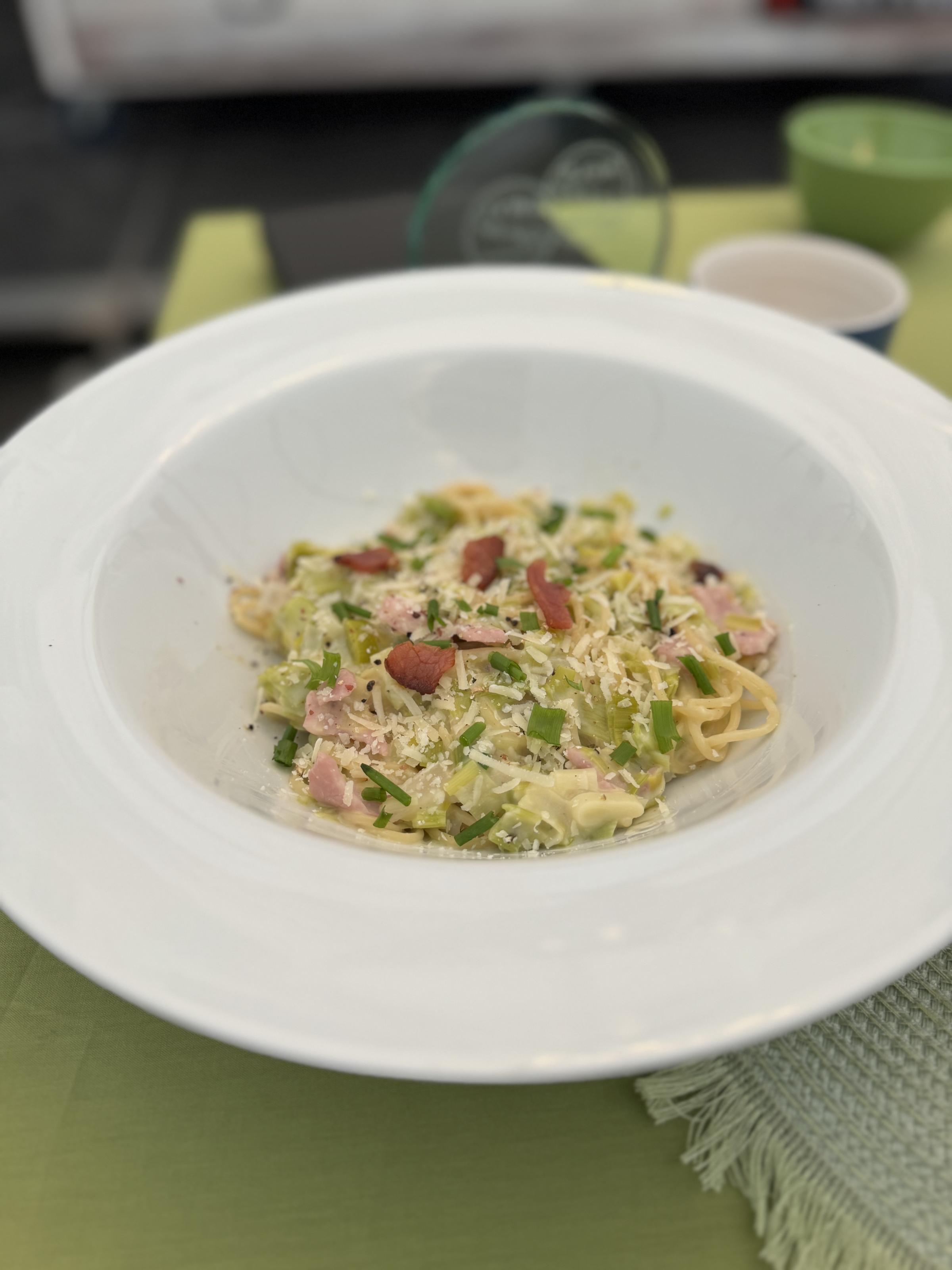 The one pot spaghetti with creamy leeks and bacon.