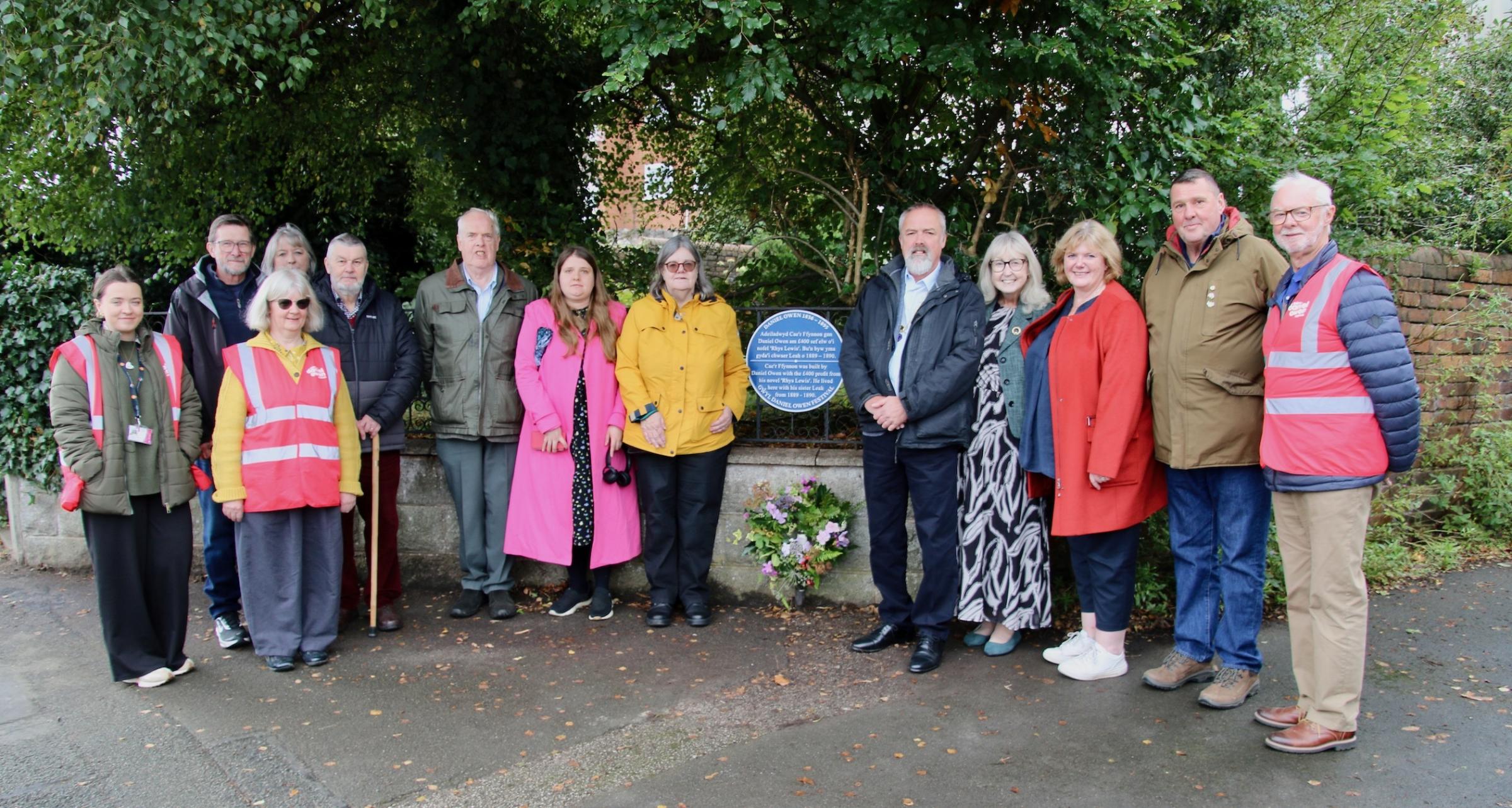 Caer Ffynnon blue plaque guests.